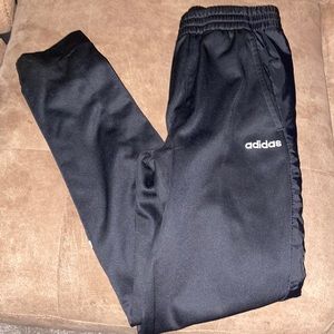 Adidas boy 🏃‍♂️ 14/16 youth boys 🏃‍♂️ jogger